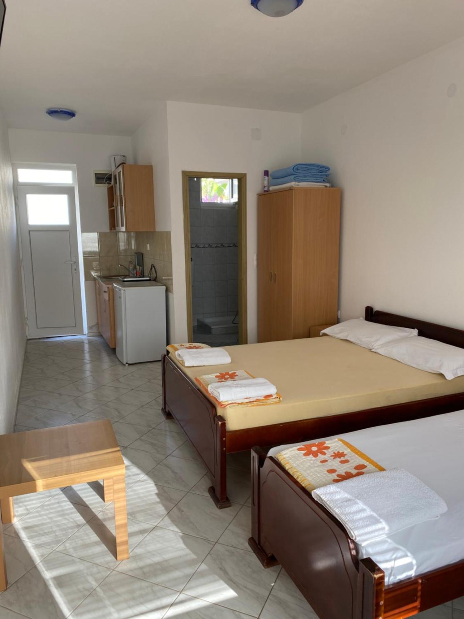 Apartments Vila Kurtagic Dobra Voda Kültér fotó