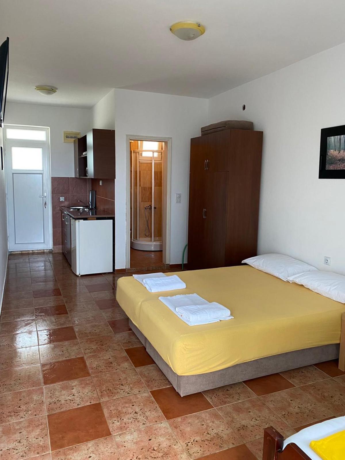 Apartments Vila Kurtagic Dobra Voda Szoba fotó